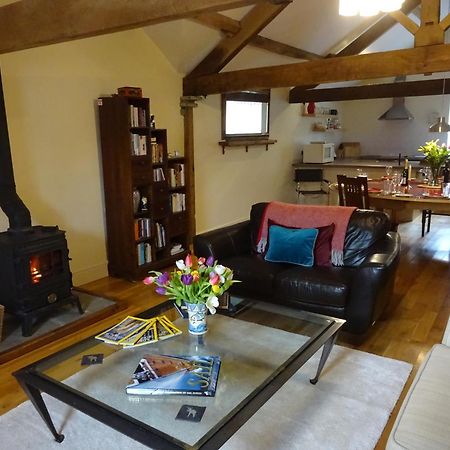 Glanhenwye Courtyard Cottages Glasbury Eksteriør billede