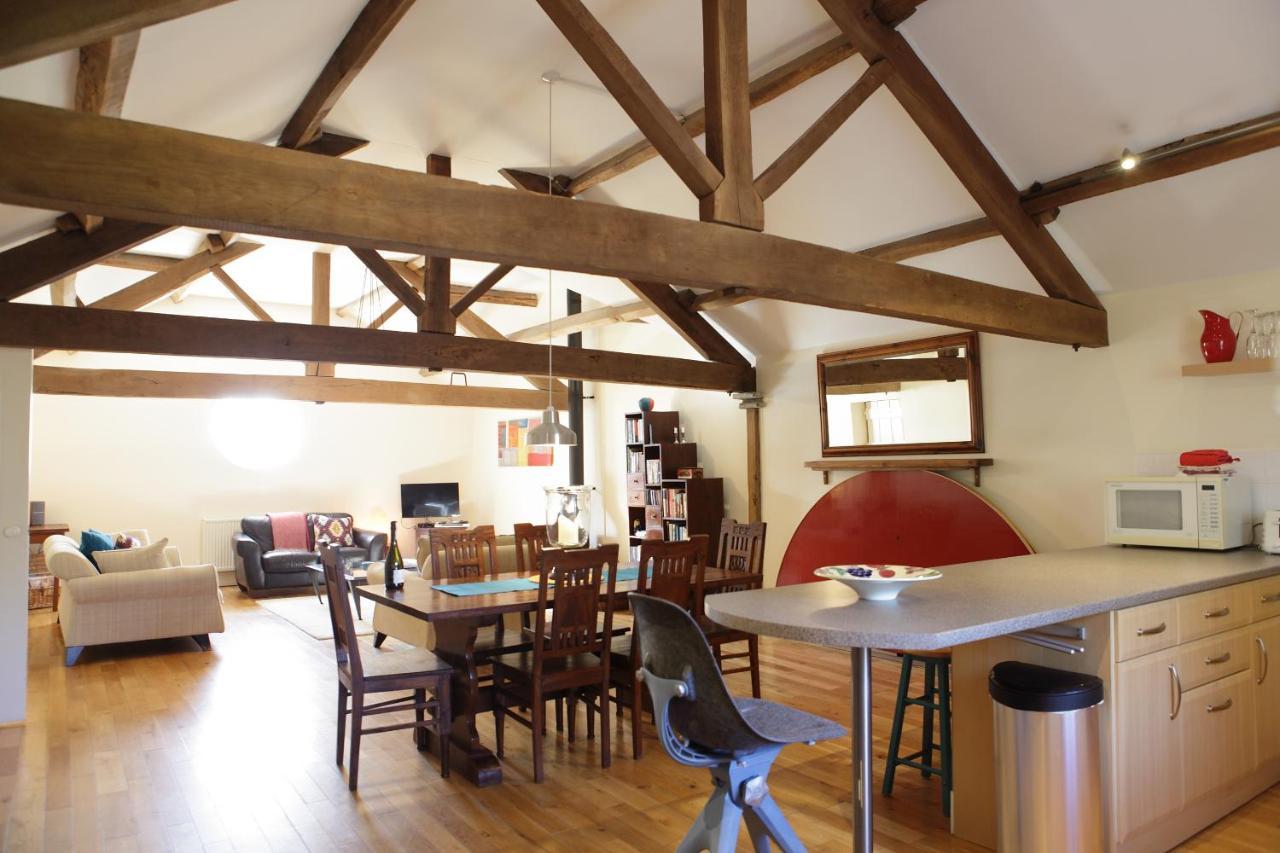 Glanhenwye Courtyard Cottages Glasbury Eksteriør billede