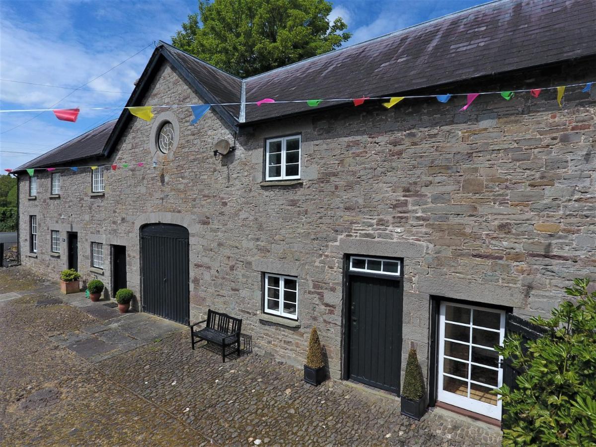 Glanhenwye Courtyard Cottages Glasbury Eksteriør billede