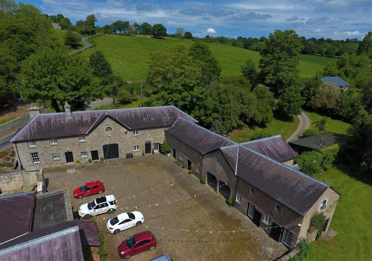 Glanhenwye Courtyard Cottages Glasbury Eksteriør billede